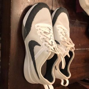 Nike shoes size 6